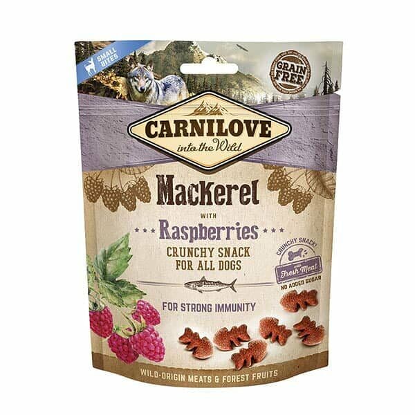 Carnilove crunchy snack for dogs, mackerel & raspberries